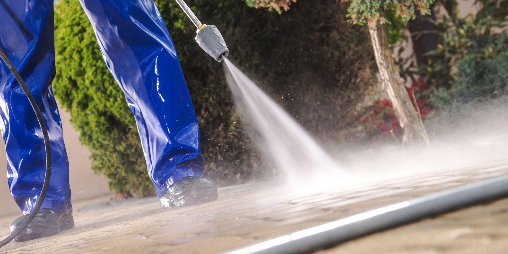 Jet Washing services in Solihull - cleaning block paved driveway.
